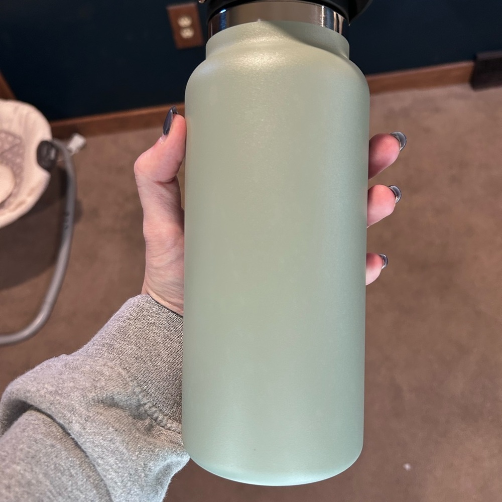 Hydro Flask - Picture 4 of 6